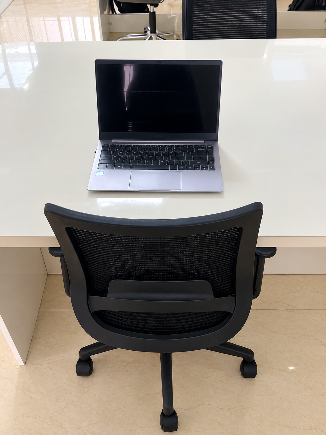 Hot desk workspace